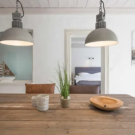 Watt-lounge Zwischen Husum Und Nordstrand * Wobbenbull