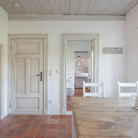 Watt-lounge Zwischen Husum Und Nordstrand * Wobbenbull